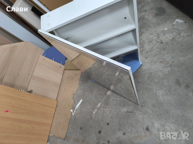 Пвц шкаф за баня с огледало и осветление , снимка 2 - Шкафове - 52742066