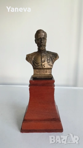 Бронзов бюст на Николай II Александрович Романов, последният император на Руската империя.
