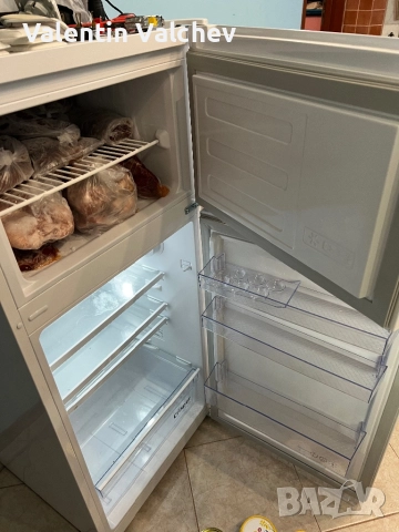 Продавам хладилник с Горна камера, снимка 5 - Хладилници - 52821404