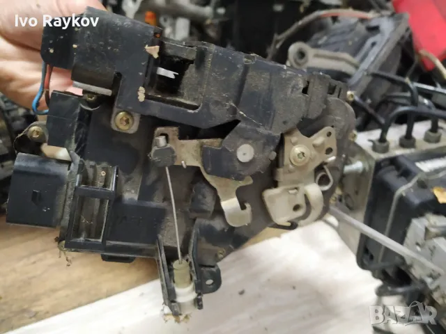 Предна Лява Брава - Ключалка Ауди A4 B6 , A6 C5 - 4B1837015G, снимка 4 - Части - 50197219