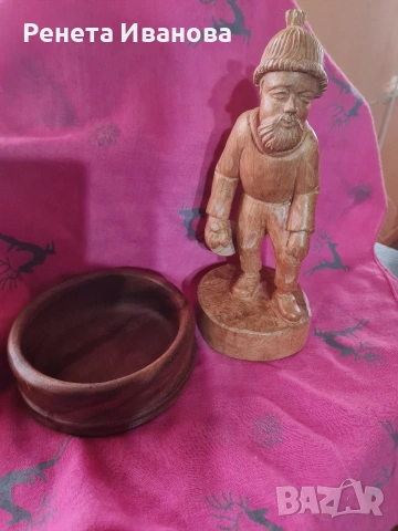 Комплект от дървена скулптура и дървена купа 