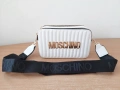 Бяла чанта Moschino - BSG10, снимка 4