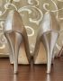 Златни обувки на висок ток, снимка 1 - Дамски обувки на ток - 45401570