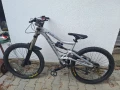 Продавам downhill колело Santa Cruz bullit 2007, снимка 1