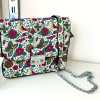 Чанта тип куфар на цветя, снимка 1 - Чанти - 45454317