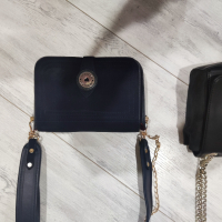 Moschino дамска чанта за през рамо, снимка 4 - Чанти - 44949036