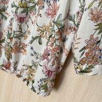 Блуза флорална на Reserved, снимка 4 - Блузи с дълъг ръкав и пуловери - 45352479