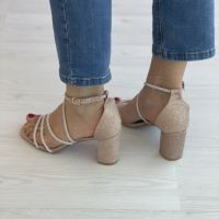 Официално-ежедневни дамски сандали с елегантни извивки и бляскави детайли, снимка 5 - Дамски обувки на ток - 45193812