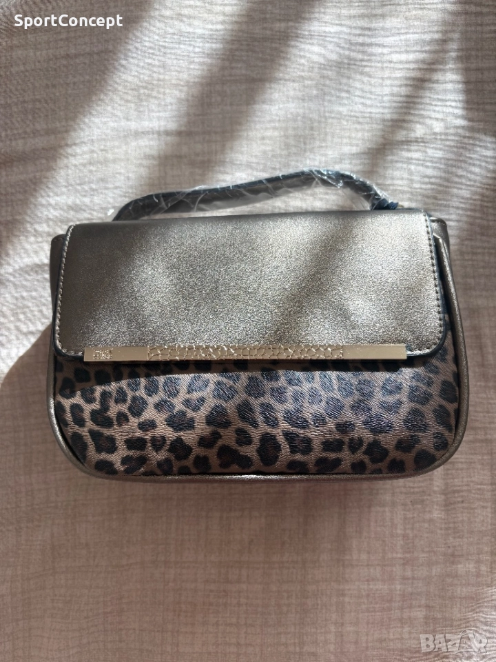 Оригинална компактна дамска чанта Cavalli Class – нова, снимка 1