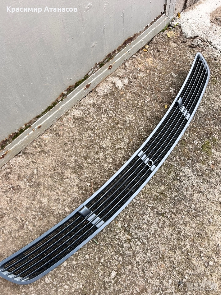 2118800005. Решетка преден капак пръскалки за Мерцедес Е-класа W211, снимка 1