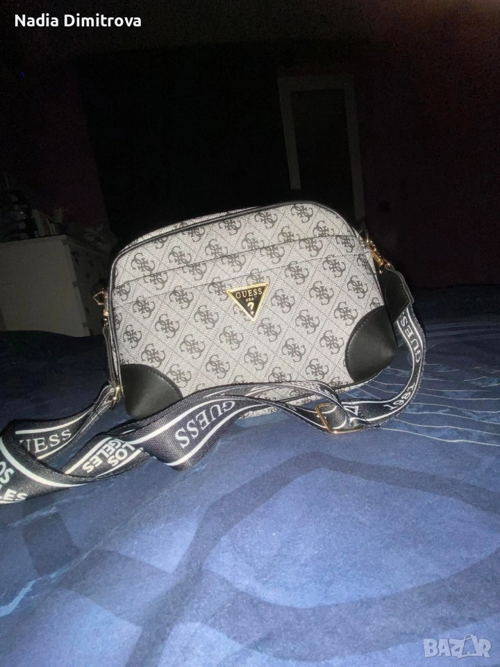 Дамска чанта на GUESS, снимка 1