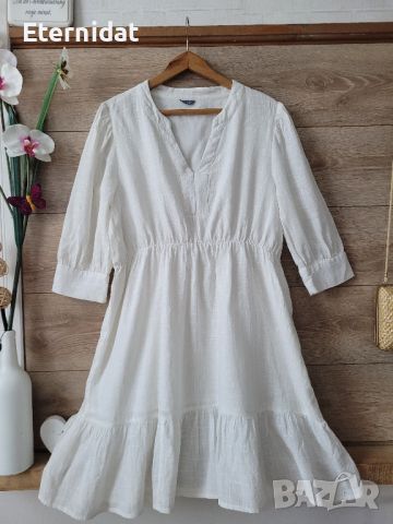Бяла разкроена лятна рокля памучна материя , снимка 1 - Рокли - 46380001