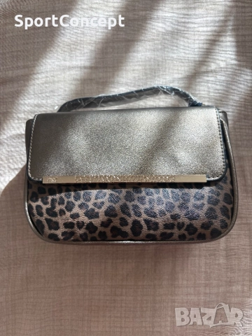 Оригинална компактна дамска чанта Cavalli Class – нова