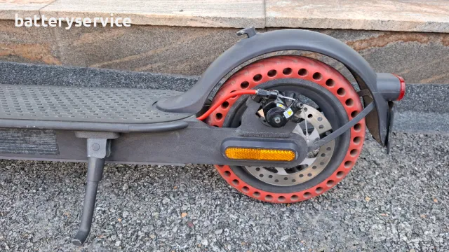 Продавам Xiaomi Mi Electric Scooter Pro 2 , снимка 3 - Други спортове - 46999486