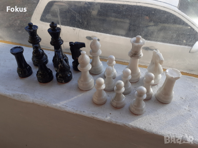 Мраморни фигури за шах, снимка 1 - Антикварни и старинни предмети - 44994299