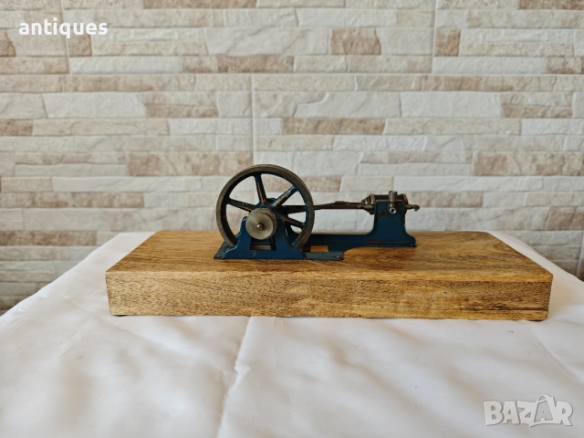 Стар макет на парна машина - немски от средата на века