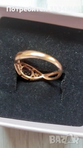 Продавам чисто нов комплект златни бижута от пръстен и обеци, с диаманти и естествен камък "аметист", снимка 6 - Пръстени - 54064521