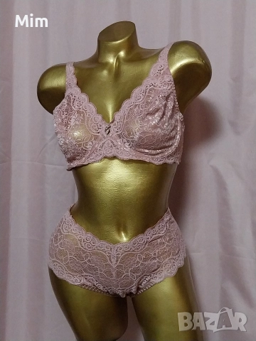 Triumph 80 D К-т Дантелен сутиен и бикина пепел от рози 