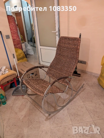 Люлеещ се стол, метал и естествен ратан, снимка 2 - Столове - 53689977
