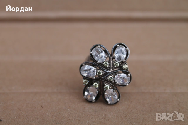 Дамски сребърен пръстен 