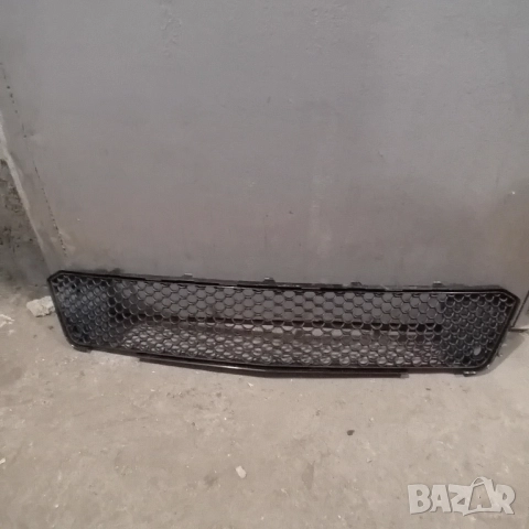 Средна решетка за Mercedes S класа W221 06-13г. AMG, снимка 2 - Аксесоари и консумативи - 51499710