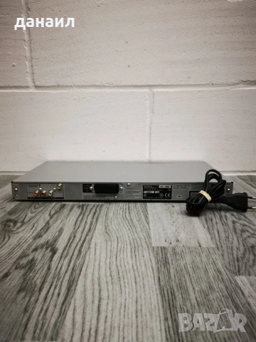 страхотен отвсякъде оригинален мп3 дивиди плеър на Сони сребрист , снимка 3 - Плейъри, домашно кино, прожектори - 53638826