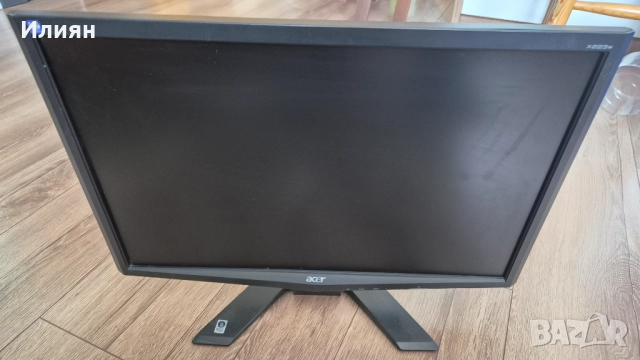 Продавам монитор ASER модел X223W