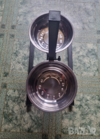 Двойна регулируема поставка за хранене с две купи по 0.7л., снимка 3 - За кучета - 51625821