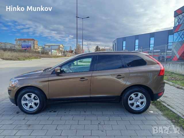 VOLVO XC60 страхотна , снимка 3 - Автомобили и джипове - 53298267