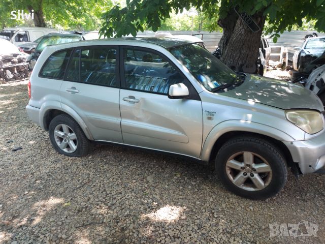 Toyota Rav4 2.0 D4D на части !!!, снимка 2 - Автомобили и джипове - 46090528