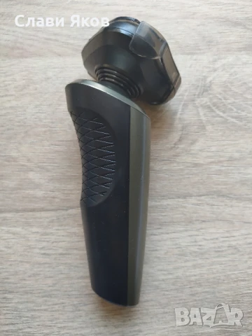 Електрическа самобръсначка с приставки, снимка 4 - Електрически самобръсначки - 50846229