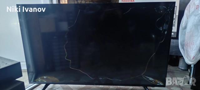 Телевизор LG 55UR7LA3003 със счупена матрица