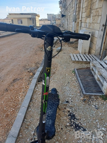 Продавам електрическа тротинетка Ламборджини Аlext за ремонт или части., снимка 3 - Скейтборд, ховърборд, уейвборд - 54041576