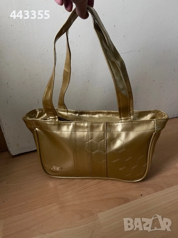 Чанта на NIKE