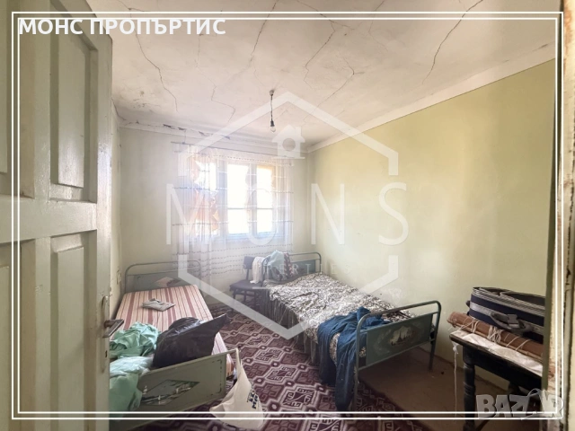 Двуетажна къща с просторен двор и гараж на тихо място в с. Караисен, обл. Велико Търново., снимка 13 - Къщи - 53825817