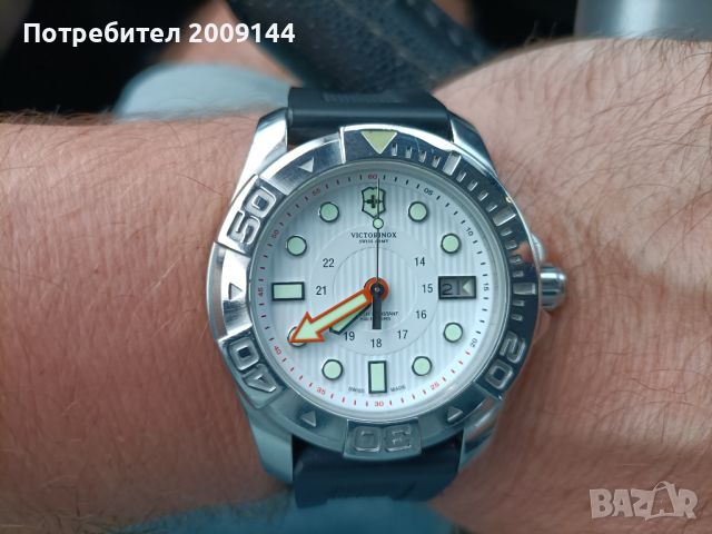 Часовник Victorinox Dive Master 500m, снимка 2 - Мъжки - 46418300