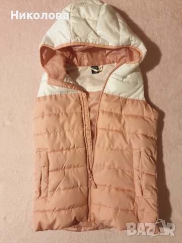 Продавам детско яке с качулка, размер 146-152, ново