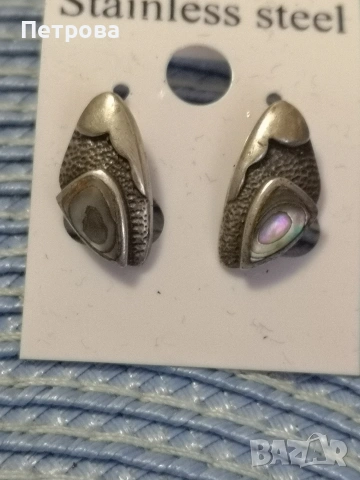 Нежни сребърни обици. 