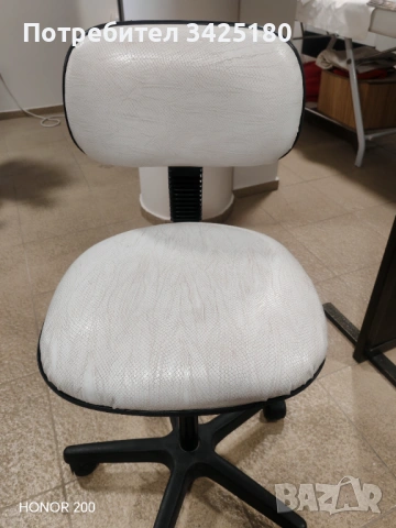 Стол за козметик или педикюрист , снимка 3 - Маникюр и педикюр - 54110299