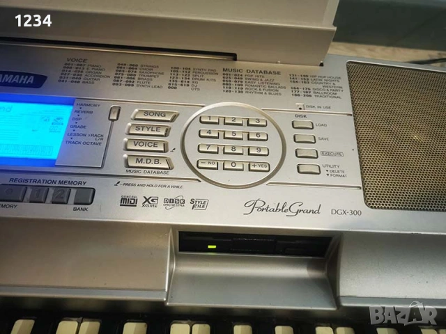 синтезатор клавир пиано YAMAHA DGX-300 с 6 октави и динамична клавиатура, снимка 7 - Синтезатори - 53298903