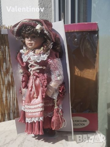 Старинна порцеланова колекционерска кукла със стойка , снимка 2 - Кукли - 45729654