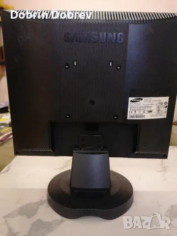 Монитор Samsung SyncMaster 720n, снимка 2 - Монитори - 47926779