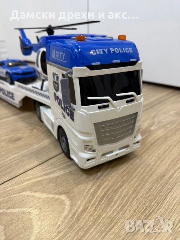 Полицейски камион с хеликоптер и кола 