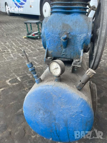 Компресор за въздух, снимка 2 - Други машини и части - 51313929