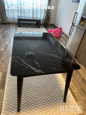 Трапезна стъклена маса четна, мрамор