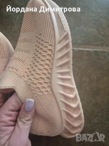 нови дамски розови маратонки, снимка 2 - Дамски ежедневни обувки - 52811591