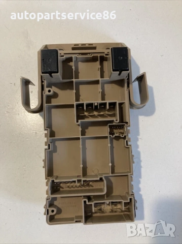 Кутия с предпазители за Subaru Outback 2.0 Дизел (2010) 82201AJ000 , снимка 3 - Части - 54225135