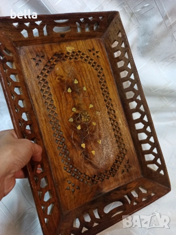 Стар дървен поднос ,дърворезба с орнаменти ,размери 38/25/4 см.Цена 80 лв, снимка 3 - Антикварни и старинни предмети - 52263858