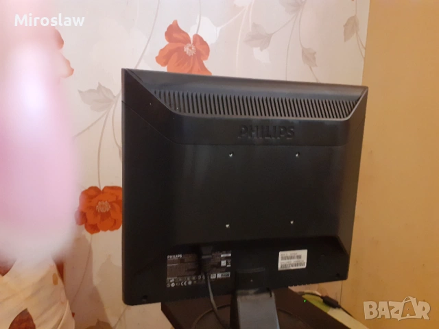 Монитор PHILIPS 17 , снимка 3 - Монитори - 53044008