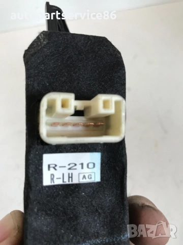 Бутон за прозорец за задна лява врата R-210 за Subaru Outback 2.0 Дизел(2007), снимка 3 - Части - 54218771